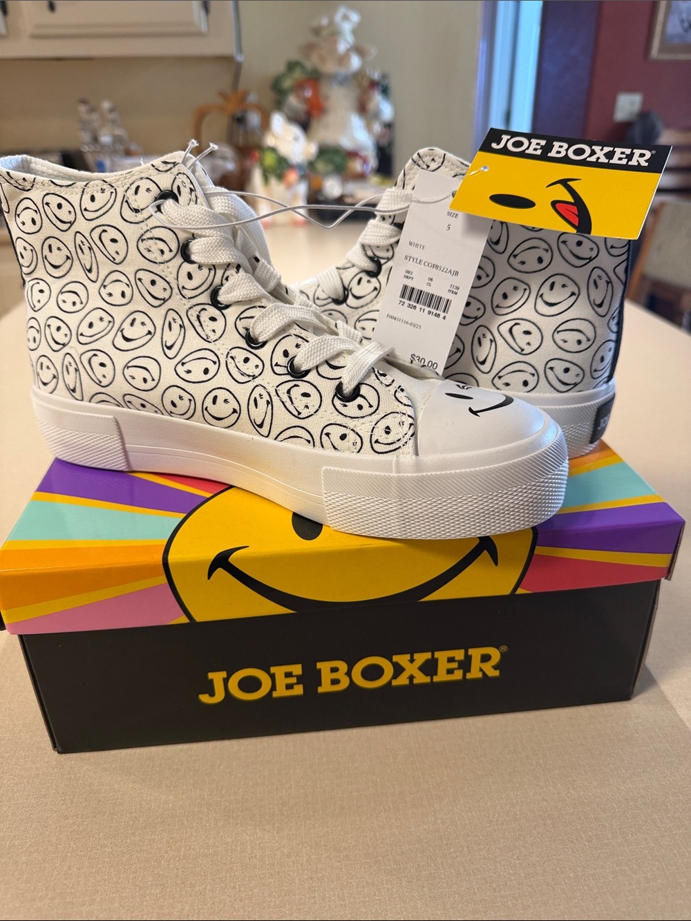 New in Bix Joe Boxer Kids White High-Top Smiley Print Sneakers Size 5